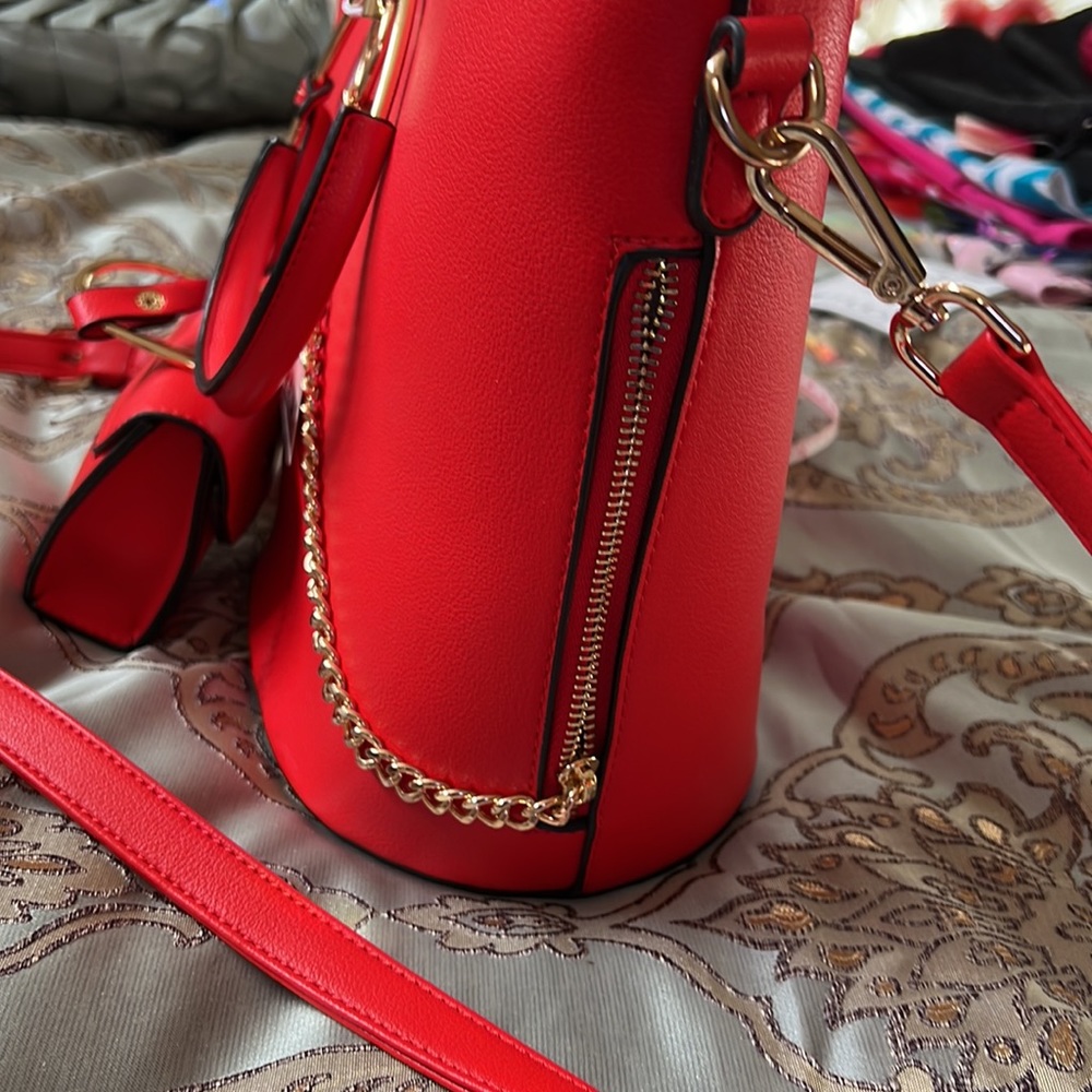 Red shoulder bag/ cross body bag - 2-in-1 Brand New - Picture 6 of 7